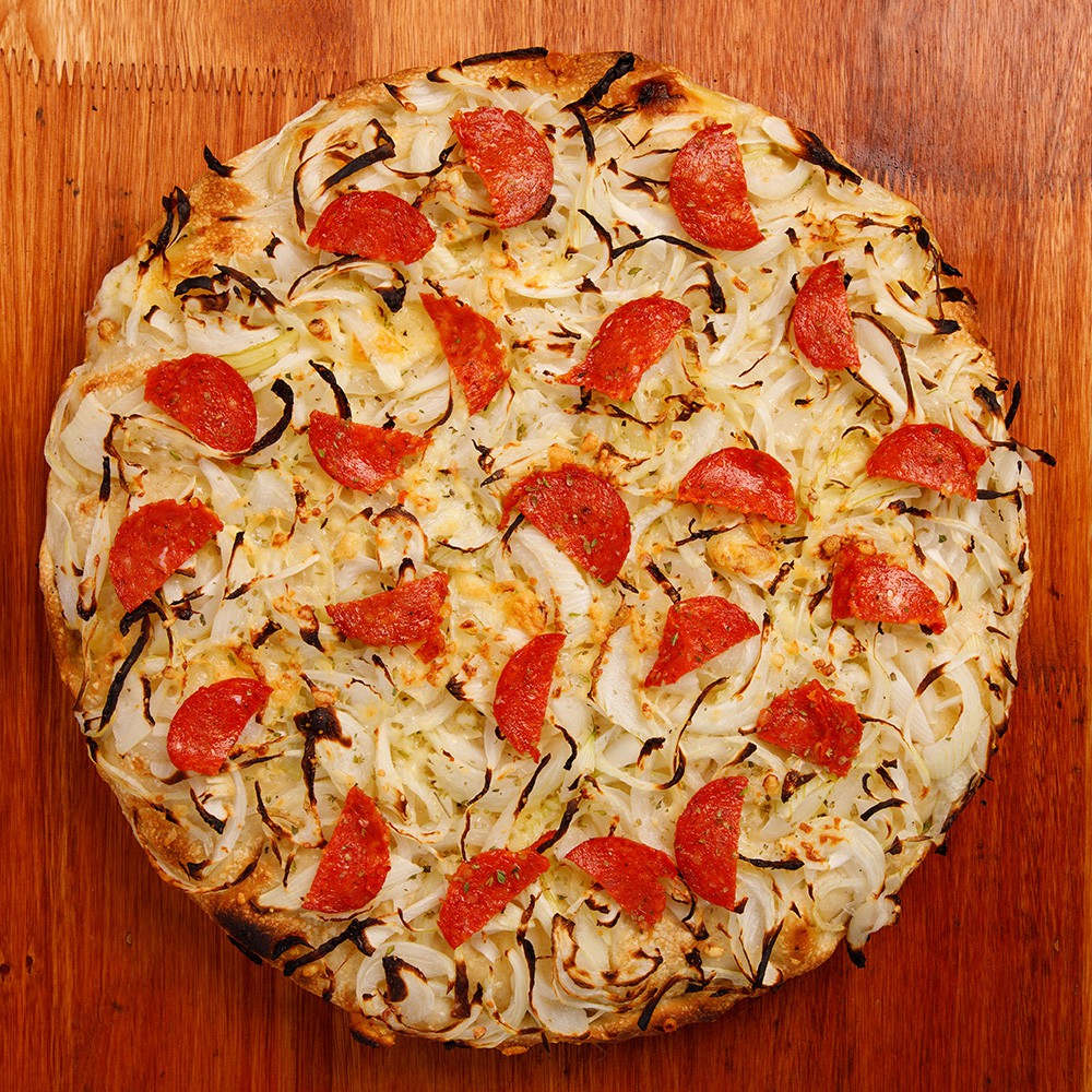 Fugazzetta de Pepperoni - Muzzarella, cebolla, pepperoni.